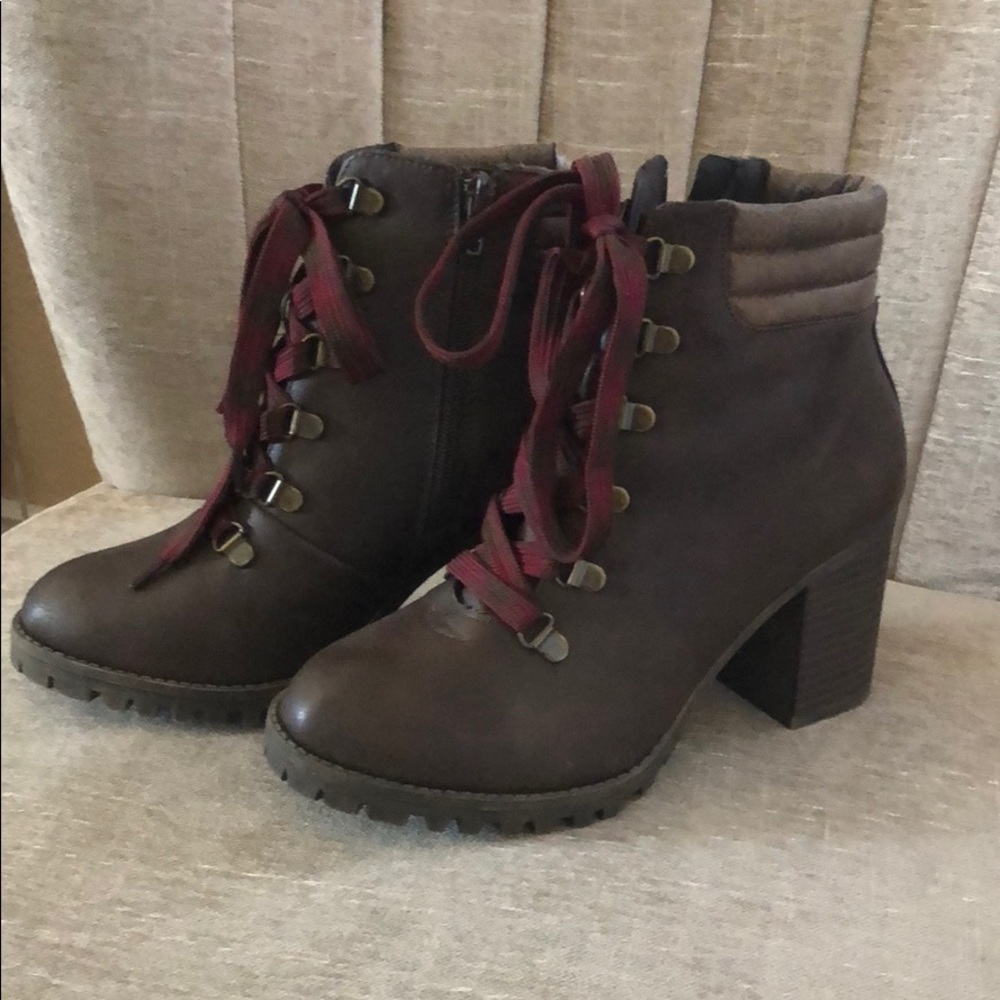 Lace boots